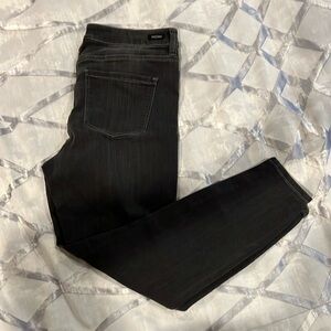 Liverpool Stretchy High-Rise Ankle Skinny Jeans. Dark grey/black. 12/31